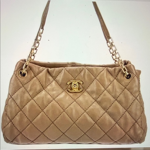 CHANEL Handbags - Chanel Quilted Leather Shoulder Bag
